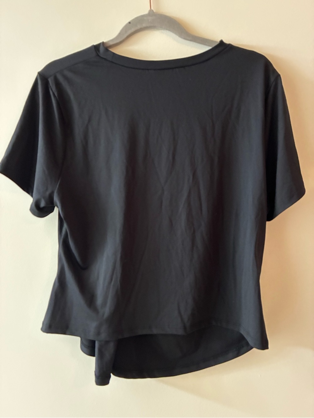 HALARA Black Twist Detail Short Sleeve Tee - Picture 3 of 4